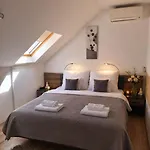 Orient Apartmanhaz Aparthotel 3*