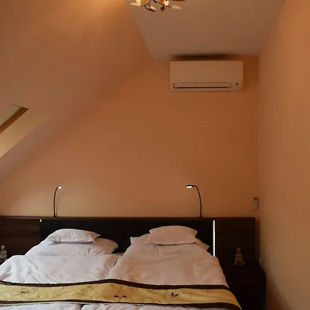 Orient Apartmanhaz 3* Eger
